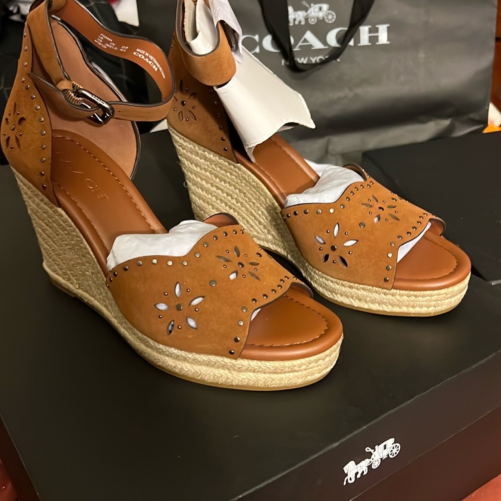 Coach Women's Tan Wedge 10 B Sandals New